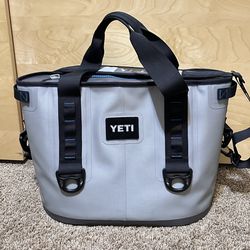 YETI Hopper 20 Soft Side Portable Cooler Bag Gray Blue Used