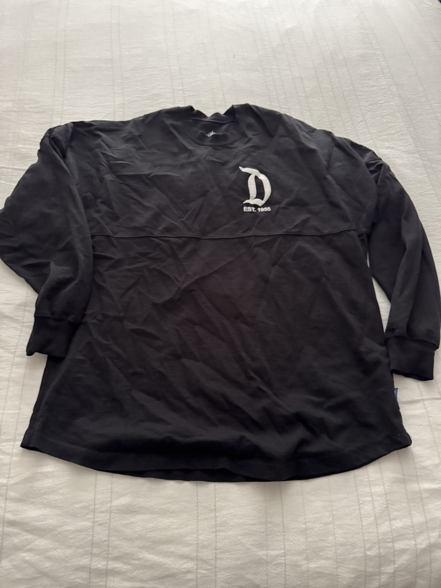 Disneyland Medium Jersey Black Shirt