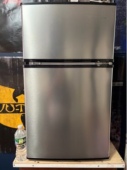 Mini fridge