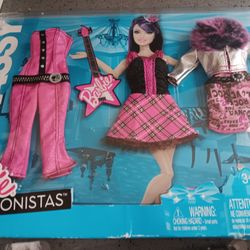  Barbie Fashionistas Sassy Clothing 
