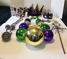 Marde Gras-Crown Hat,Masks, And Beads (9 pcs)