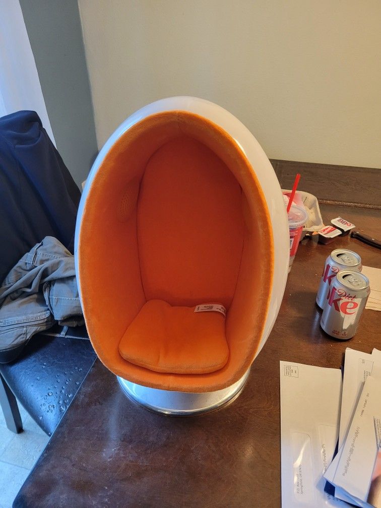 American Girl Egg Chair for Sale in Vancouver, WA OfferUp
