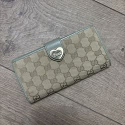 Gucci Lovely Heart Wallet 
