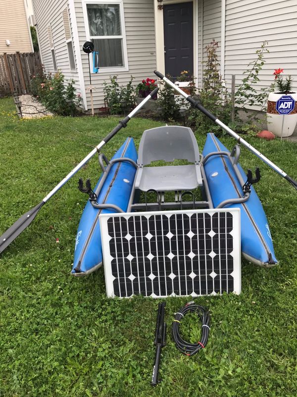 Pontoon boat with solar panel! for Sale in Lynnwood, WA OfferUp