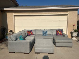 Living room sectional 🌻 light gray