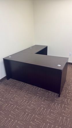 Executive office desk