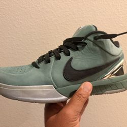 Kobe 4 Protro ‘Girl Dad’ Size 8.5 Pre-Owned