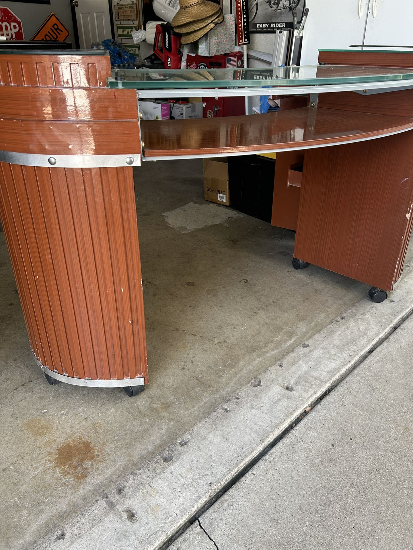 Wood Nail Tech Table 