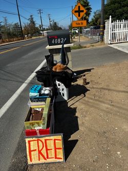 FREE ITEMS (good condition)