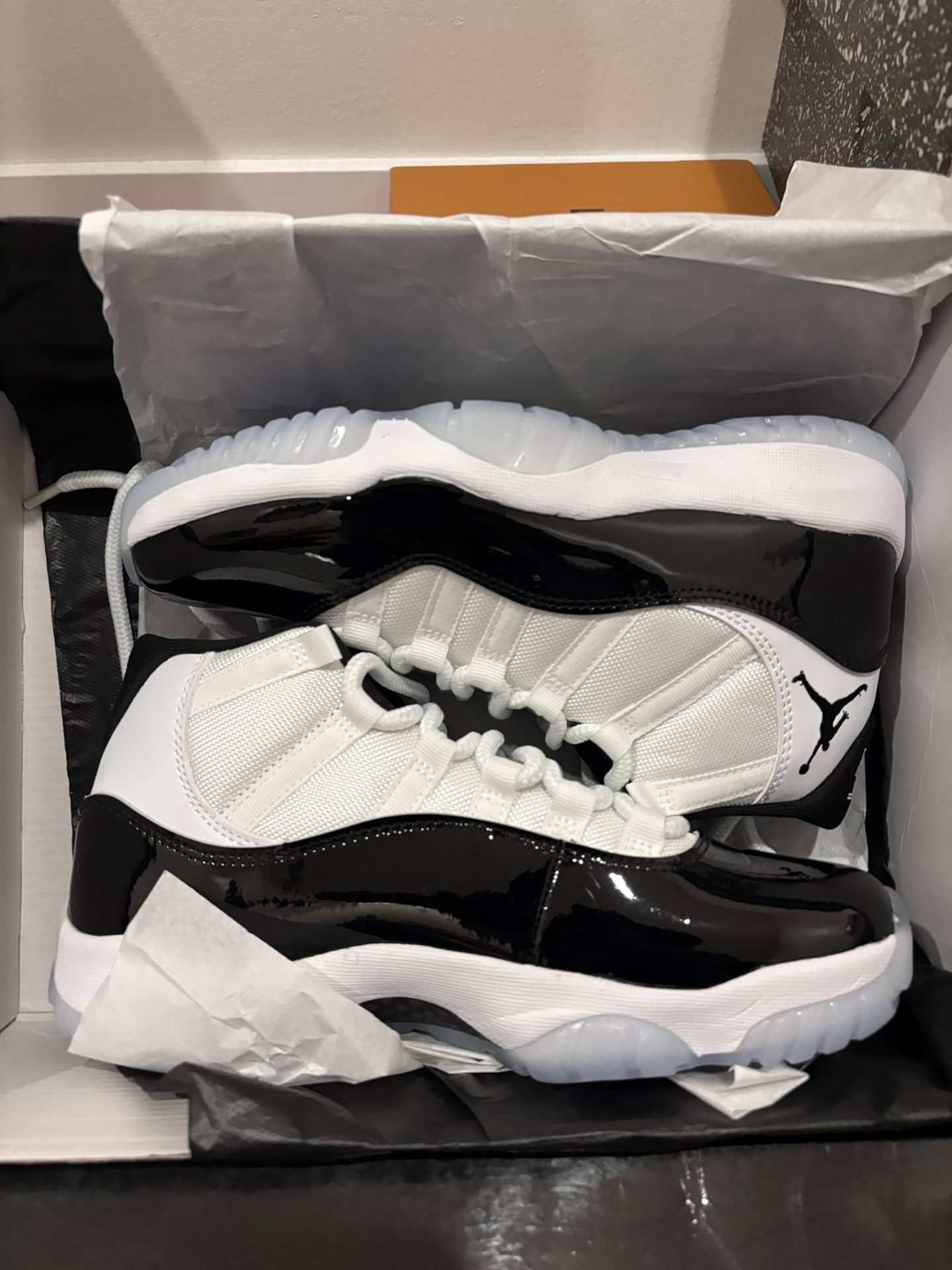 Jordan 11 Concord High Size 8