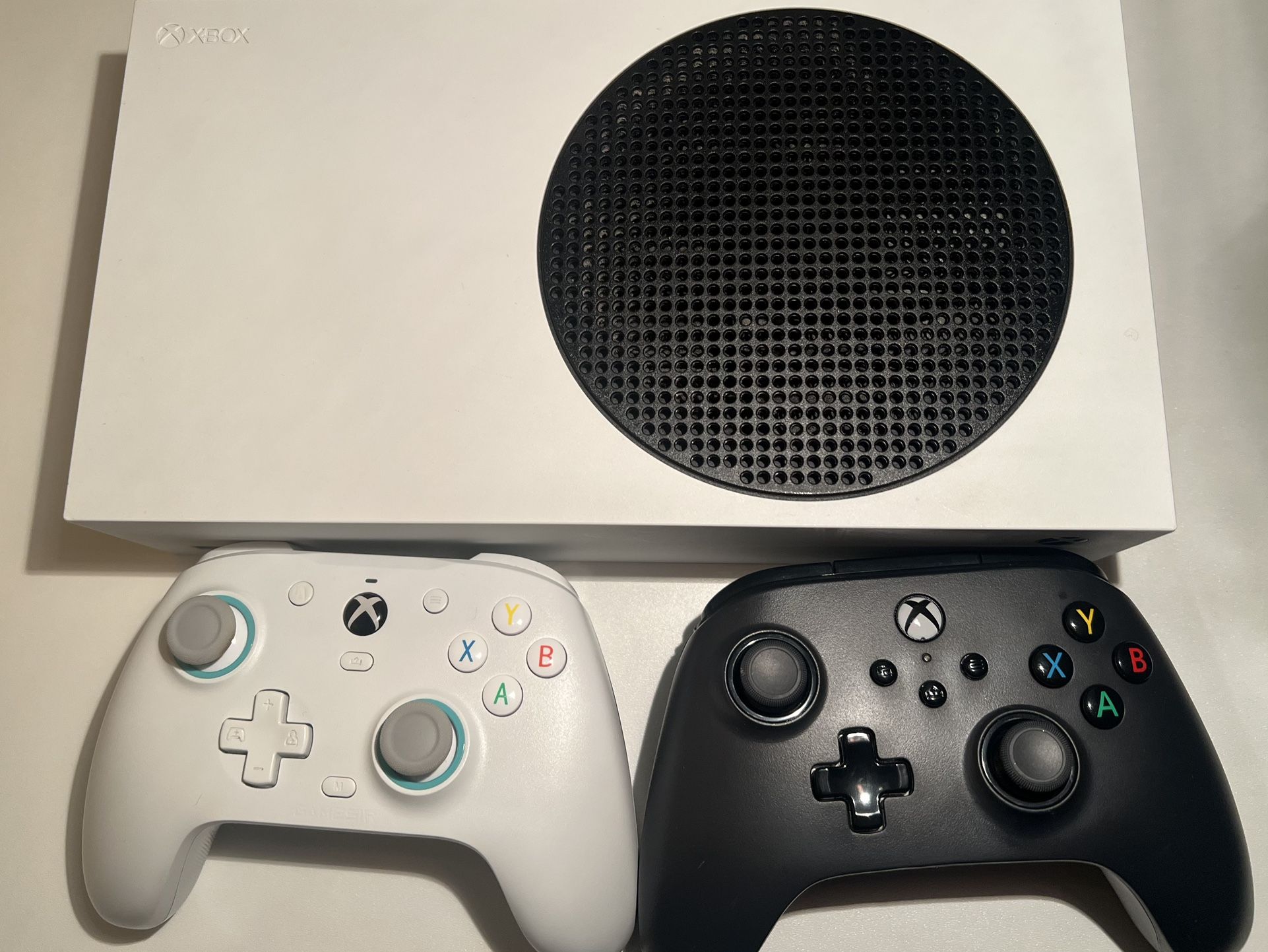 Xbox Series S 512 GB W 2 Controllers