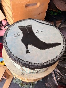 Le Boot Decorative Round Box