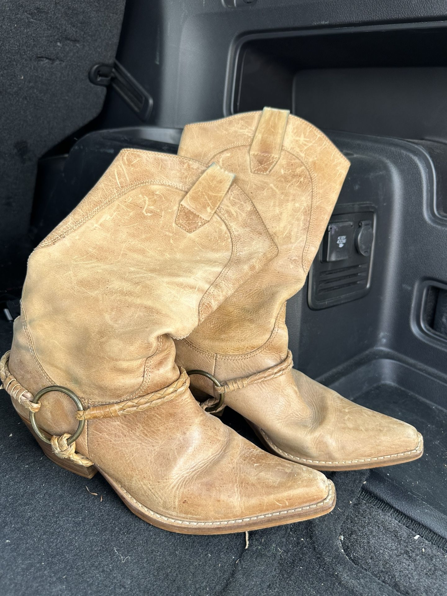 Women’s Leather Boots Size 8.5 Lariat