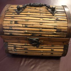 Vintage, Locking Wood Chest Box