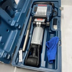 Bosch 15 Amp 1-1/8 in. Corded Concrete Electric Hex Breaker Hammer Kit with Hard Carrying Case with Wheels Brand New 