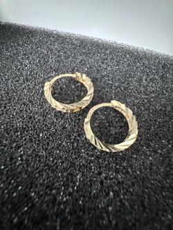 NEW - 10k Huggies 10mm with diamond cut sides