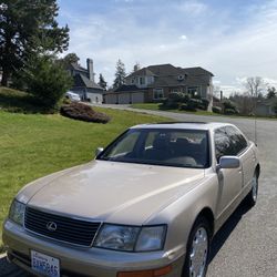 1995 Lexus LS 400
