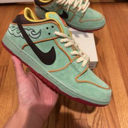 Nike SB Dunk Low “Rodeo Tourmaline” Sz: 8.5 Men
