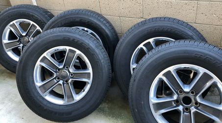 2019 Jeep JL Stock Wheels and Tires