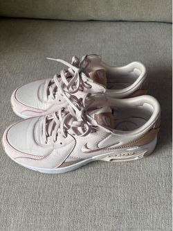 Nike AirMax Tennis Shoes  Size 8.5/9