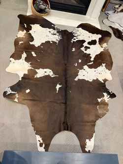 Jumbo Premium Genuine Colombian Cowhide Rug – 8' x 7'2" – Brand New