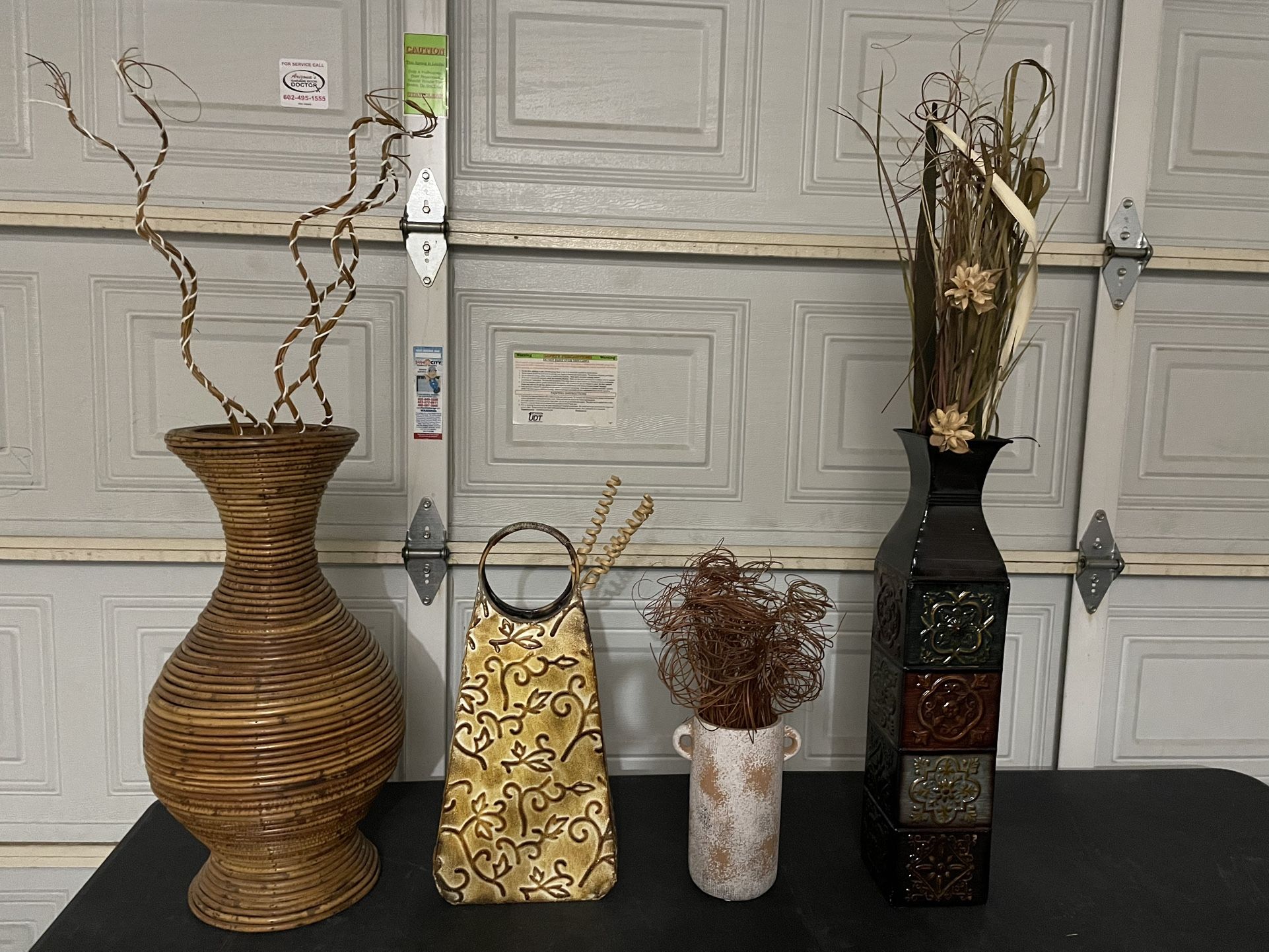 Vases/Artificial Flowers