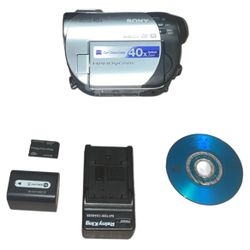 Sony Handycamk DCR-DVD108 with Battery + Charger & SD Card TESTED & WORKING