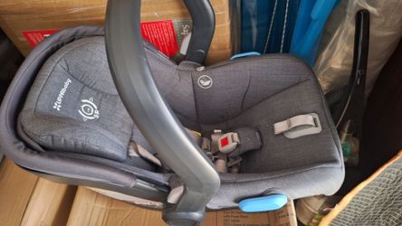 UPPAbaby Infant Car Seat w 2 Bases