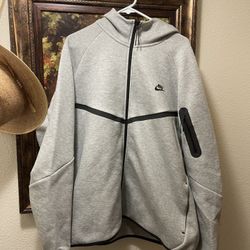 Nike Tech Full-Zip Windrunner Hoodie grey
