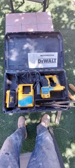 DEWALT  Hevy duty cordless Rotary hammer