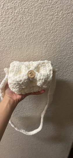 Child’s Bow front crossbody purse