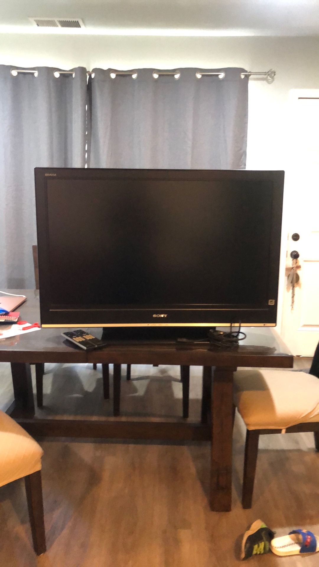 Hi CL, I’m Selling A 46” Sony Flat Screen TV.