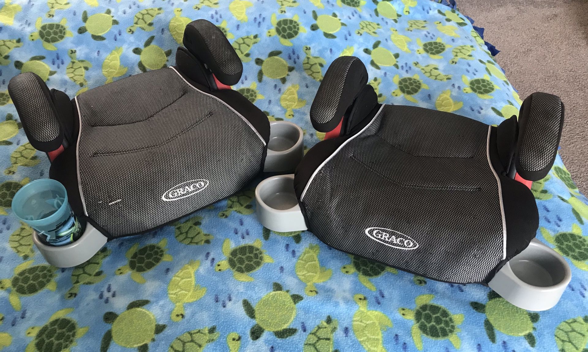 2 Graco car seats