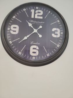 Big, round Wall Clock