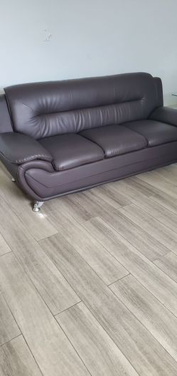Sofa/Couch 3-seater Brand New condition