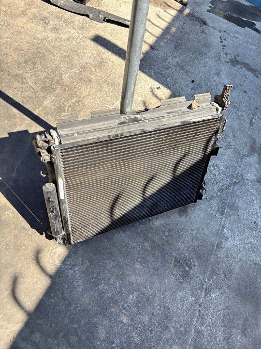 Dodge Charger Complete Radiator With Fans