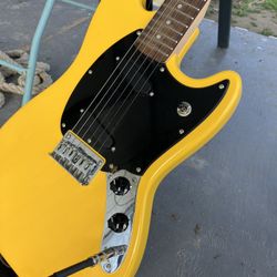 Squier Mustang