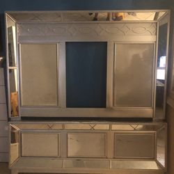 Queen Bed Frame And Dressers 