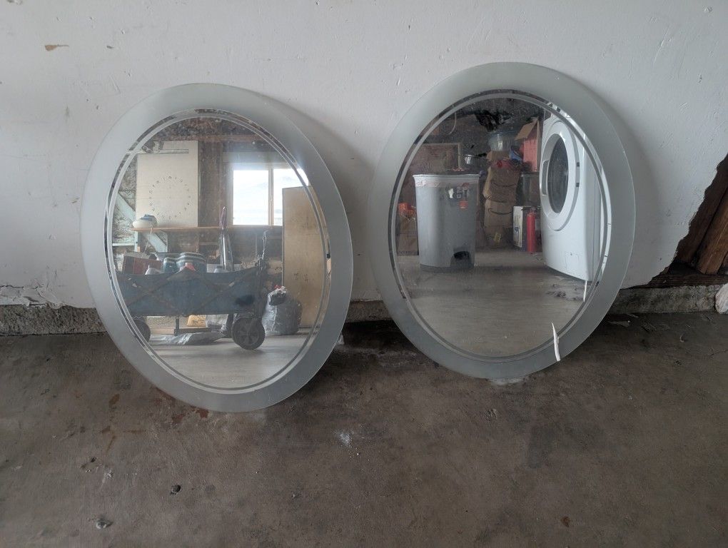 Free Vanity Mirror