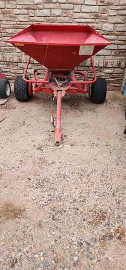 Lely WFR Spreader Tow Behind Pull Behind