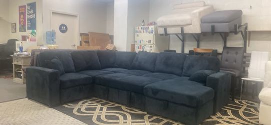 New Sleeper Sectional Couch with USB and Storage! Free Delivery 🚚 and Assembly!