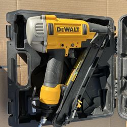 Dewalt Nailer 