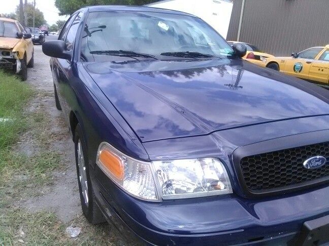 2011 Ford Crown vic