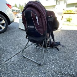 REI HIKING CARRIER