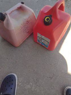 2 Five Gallon Gas Containers 1 Like New