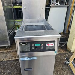 PITCO FRYER. 
