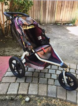 Bob Revolution Stroller SE - car seat carrier bar included