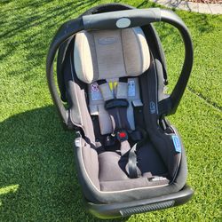 Graco Snugfit 36 DLX CarSeat