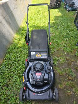 Murray lawnmower with bag
