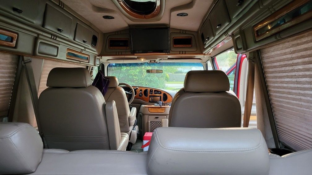 2000 Ford Conversion Van Interior